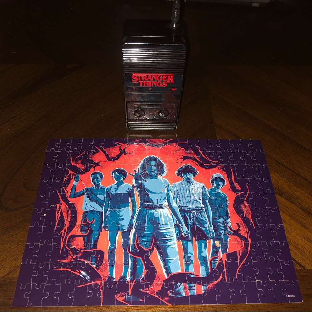 Stranger Things Walkie Talkie Double Sided Puzzle